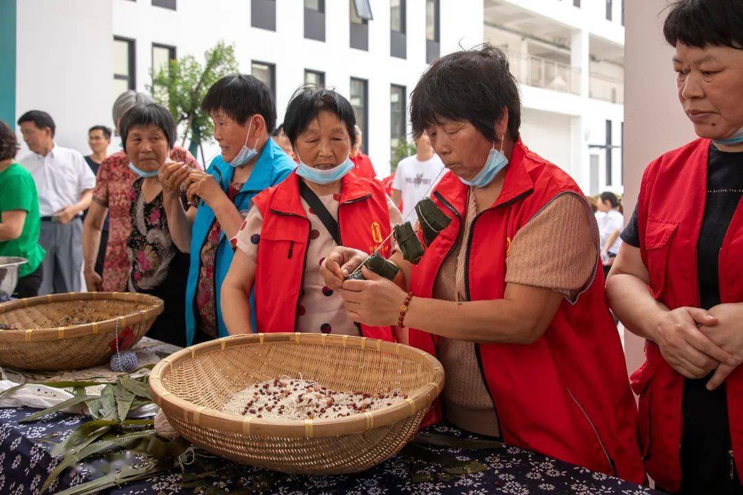 新澳门王中王100期期中，精选解析，精选解析解释与落实