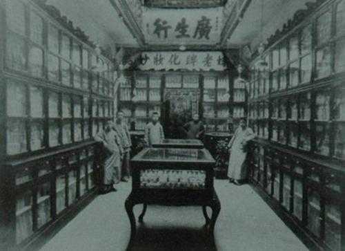二四六香港资料期期中，精选解析，精选解析解释落实